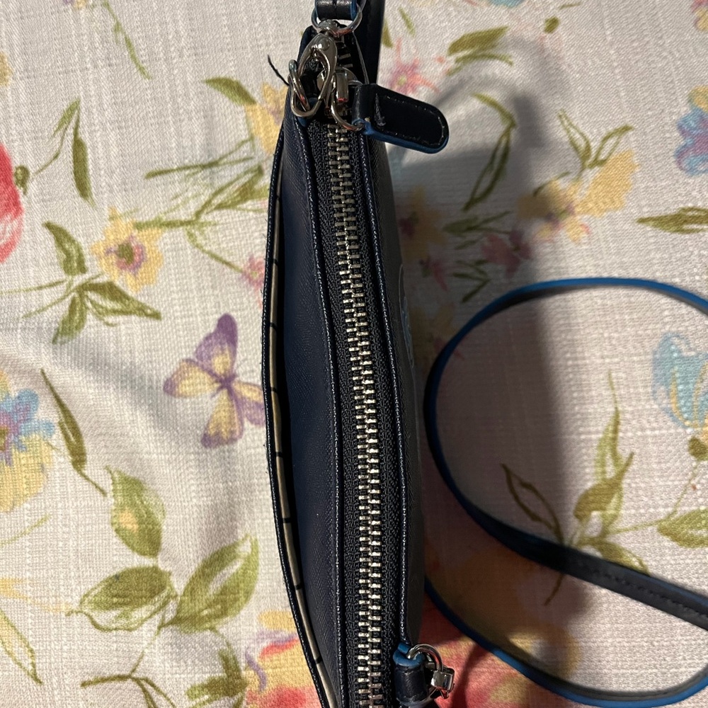 Brighten crossbody Stylish Black Crossbody Bag - Picture 4 of 6